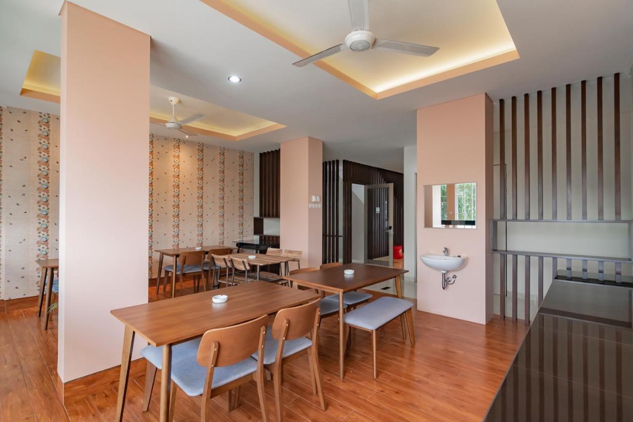 Reddoorz Plus @ Cirebon City Center ภายนอก รูปภาพ