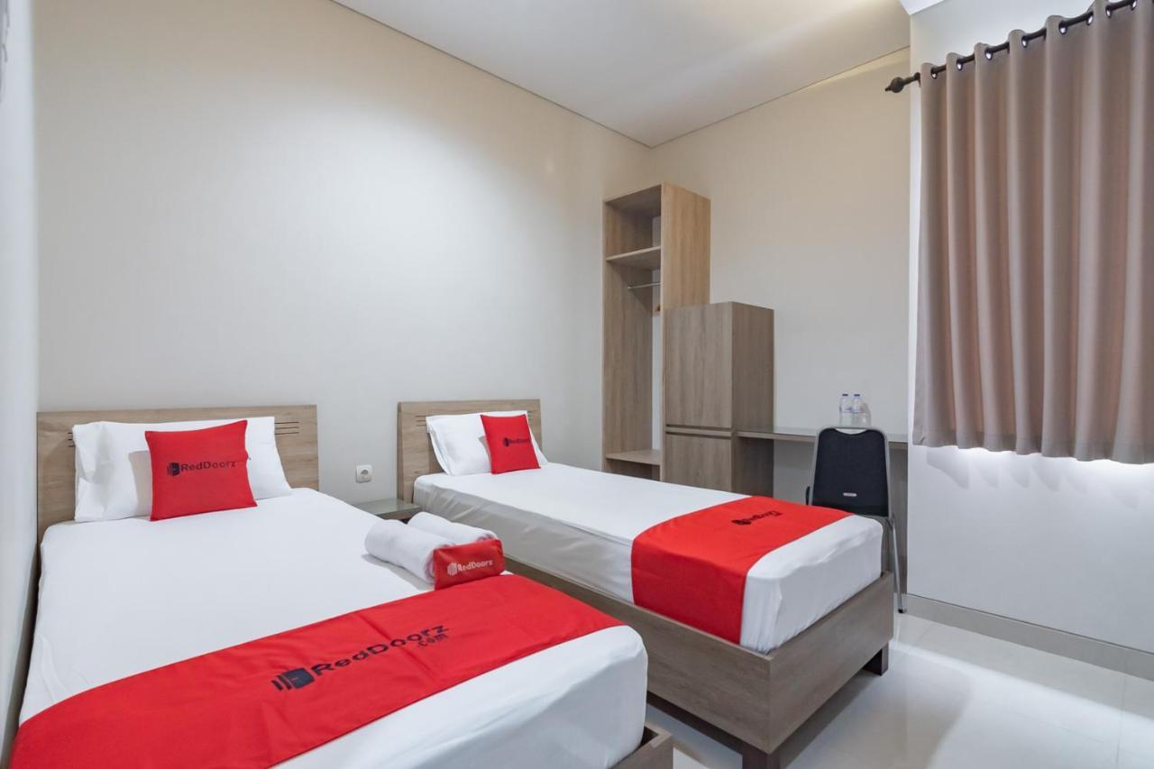 Reddoorz Plus @ Cirebon City Center ภายนอก รูปภาพ